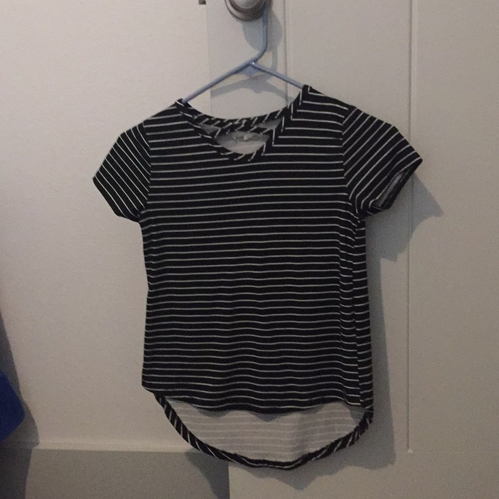 Black and white stripped tee